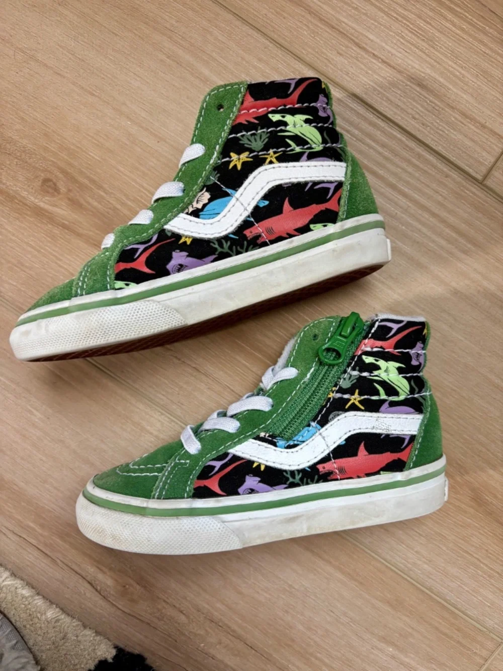 Vans Toddler Sk8-Hi Reissue Side Zip Shark size 7.5